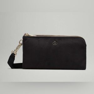 Lululemon Curved Velour Wristlet NWT